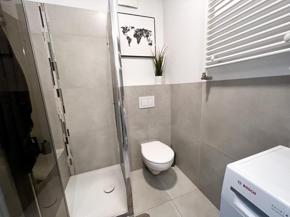 Nowoczesny Apartament - Blisko Centrum Warsaw Luaran gambar