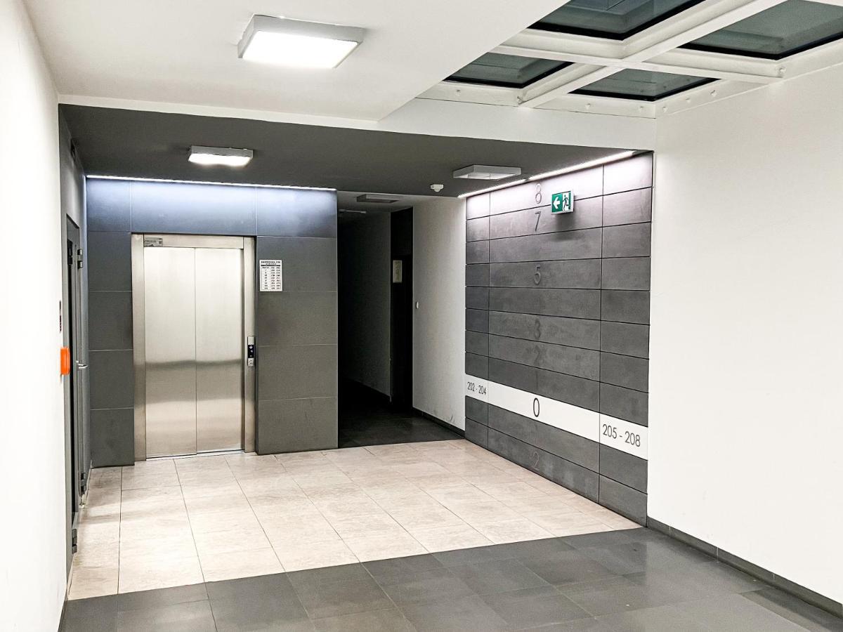 Nowoczesny Apartament - Blisko Centrum Warsaw Luaran gambar
